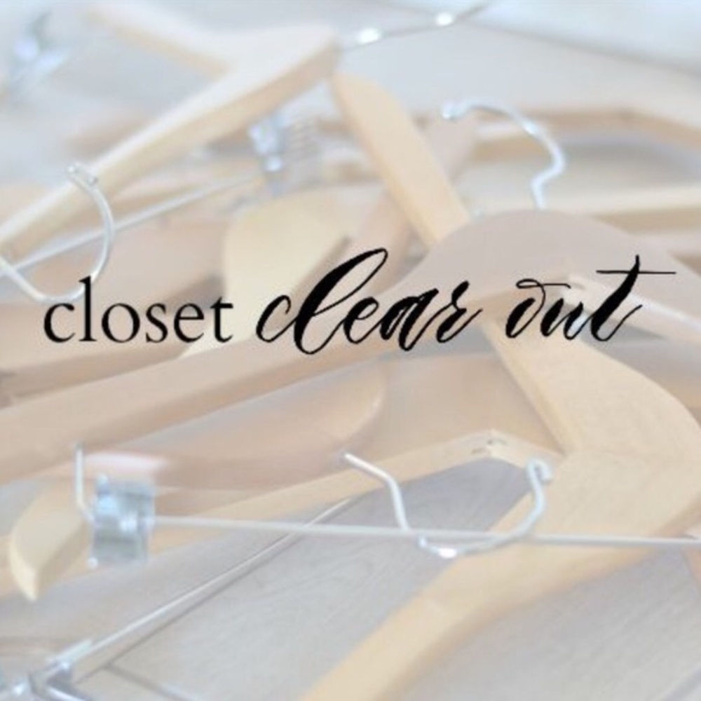 🔛 closet clear out 📢